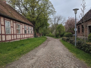 Kirchenstraße in Groß_Varchow